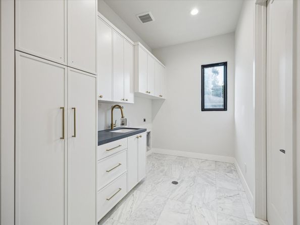 2102 Tangley Street, Houston TX 77005