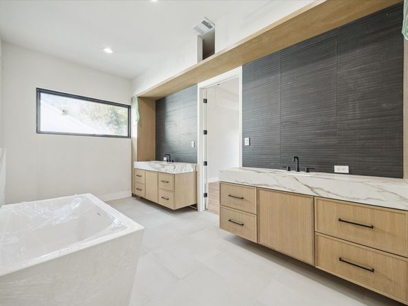 2102 Tangley Street, Houston TX 77005