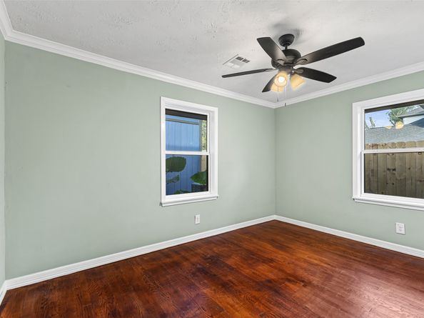 5402 Libbey Lane, Houston TX 77092