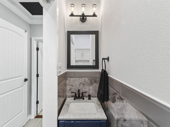 5402 Libbey Lane, Houston TX 77092