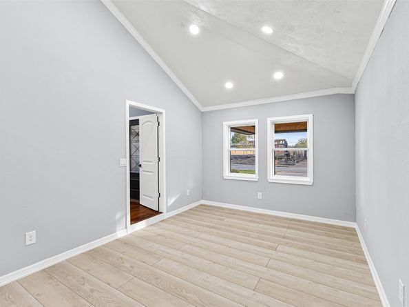 5402 Libbey Lane, Houston TX 77092