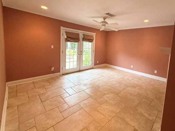 5611 Portal Drive, Houston TX 77096