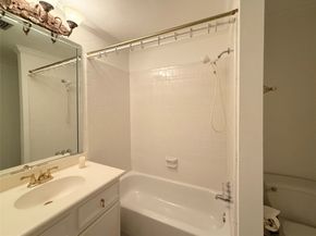 5611 Portal Drive, Houston TX 77096