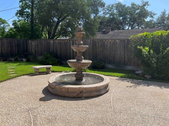 5611 Portal Drive, Houston TX 77096