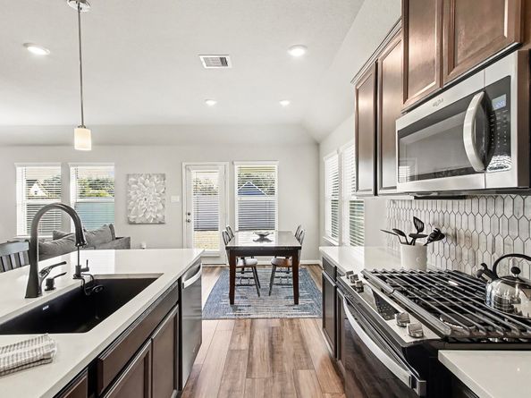 1147 Muscadine Hollow Lane, Richmond TX 77406