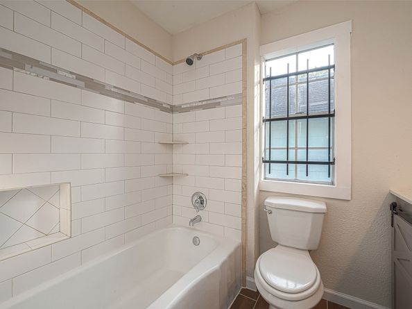 4034 King Street, Houston TX 77026