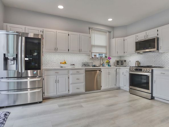 54 West 4th St, Bayonne NJ 07002
