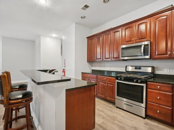 7400 River Rd 111, North Bergen NJ 07047