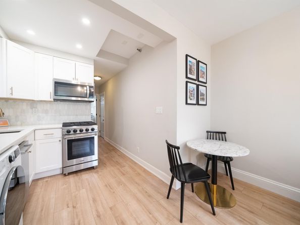 466 Monmouth St 2L, Jersey City NJ 07302