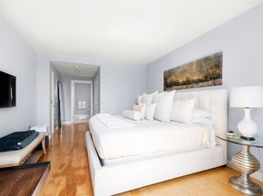 2 2nd St 1704, Jersey City NJ 07302