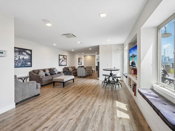 62 69th St 209, Guttenberg NJ 07093