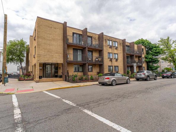 7117 Park Ave 2C, North Bergen NJ 07047