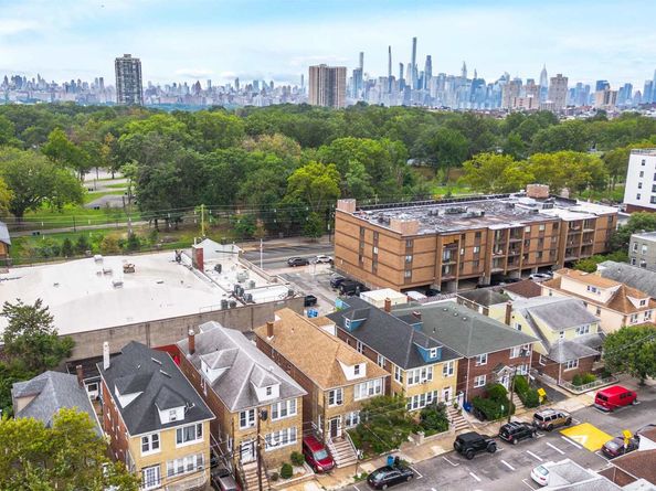 8312 1st Ave, North Bergen NJ 07047