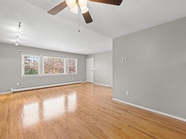 13 Country Village Ct, Bayonne NJ 07002