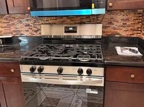 858 Avenue C, Bayonne NJ 07002-2922