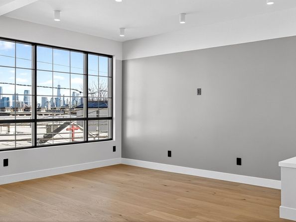 31 Bayview Ave 2, Jersey City NJ 07305