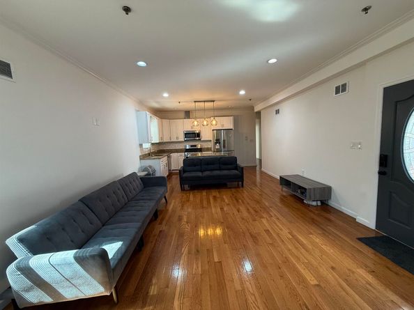 189 Terrace Ave, Jersey City NJ 07307