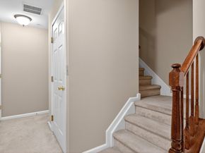 60 Tottenham Ct, Jersey City NJ 07305