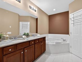 60 Tottenham Ct, Jersey City NJ 07305