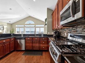 60 Tottenham Ct, Jersey City NJ 07305