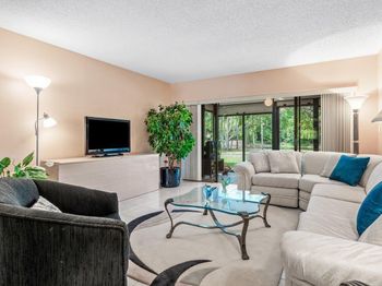 5087 Oak Hill Lane