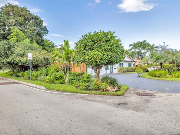3171 NW 69 Court, Fort Lauderdale FL 33309