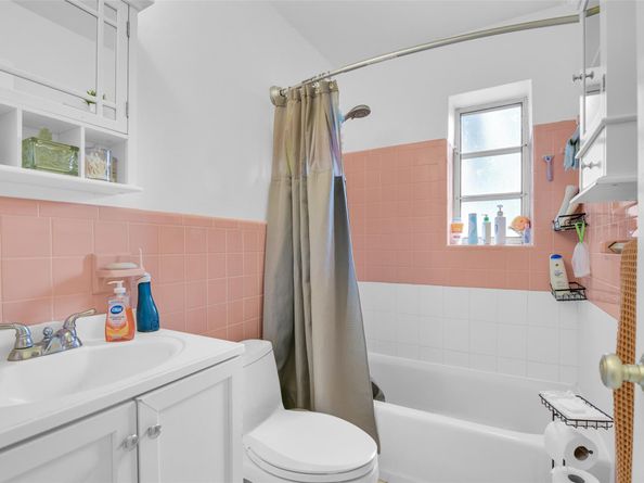 300 Cavalier Rd, Palm Springs FL 33461