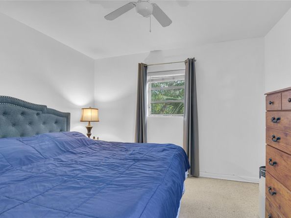 300 Cavalier Rd, Palm Springs FL 33461