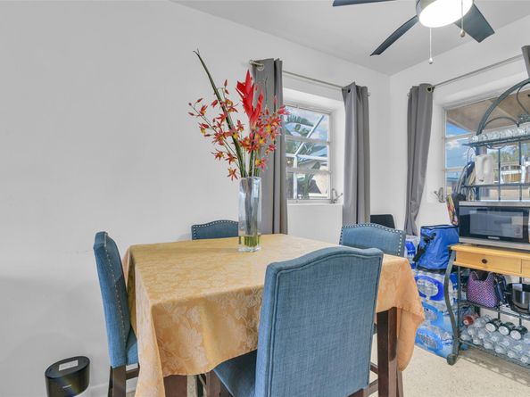 300 Cavalier Rd, Palm Springs FL 33461