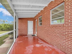 300 Cavalier Rd, Palm Springs FL 33461