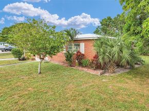 300 Cavalier Rd, Palm Springs FL 33461