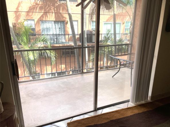 630 Tennis Club Dr 307, Fort Lauderdale FL 33311