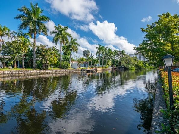 630 Tennis Club Dr 307, Fort Lauderdale FL 33311