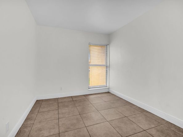 1610 NW 93rd Ave 303, Hollywood FL 33024