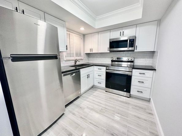 312 Northlake Drive 104, North Palm Beach FL 33408
