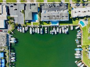 312 Northlake Drive 104, North Palm Beach FL 33408
