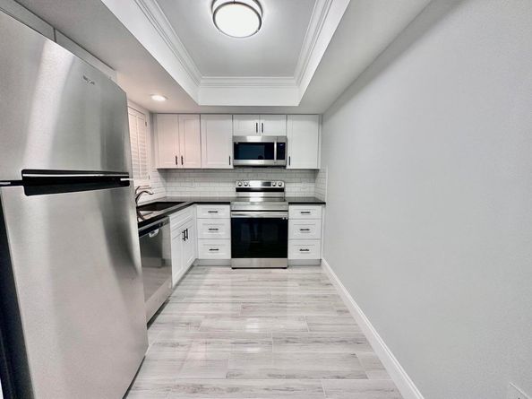 312 Northlake Drive 104, North Palm Beach FL 33408
