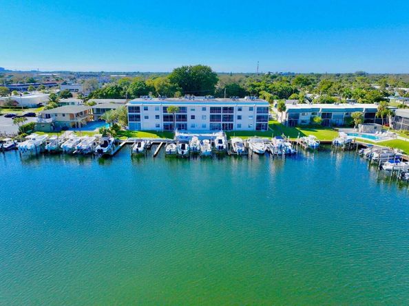 312 Northlake Drive 104, North Palm Beach FL 33408