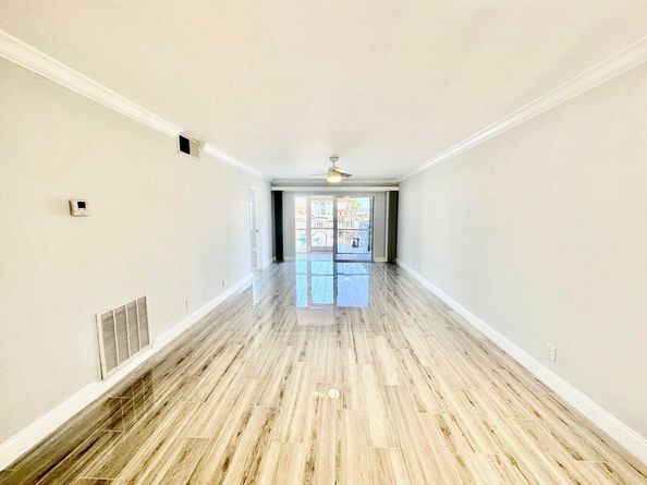 312 Northlake Drive 104, North Palm Beach FL 33408