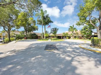 2780 N Pine Island Rd