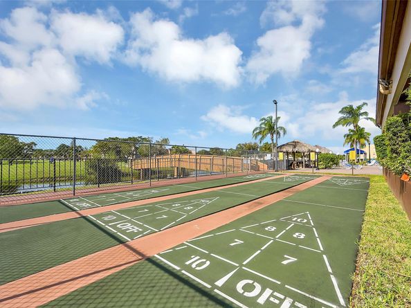 2780 N Pine Island Rd 312, Sunrise FL 33322