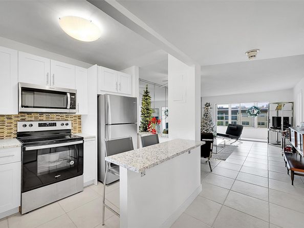 2780 N Pine Island Rd 312, Sunrise FL 33322