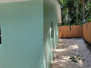 1010 NW 3rd Ave, Hallandale Beach FL 33009