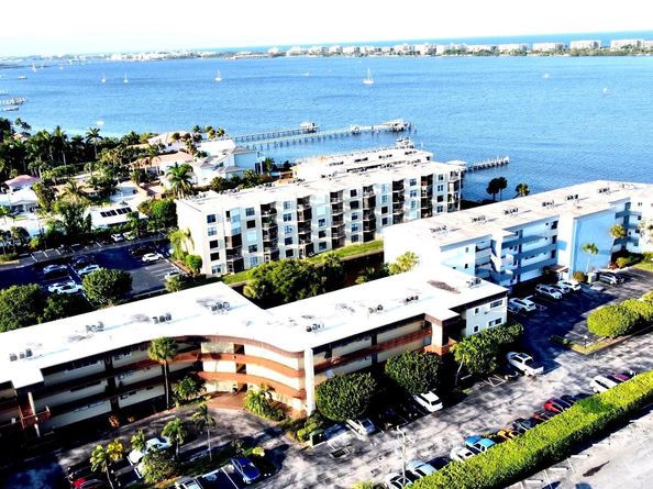 200 Waterway 307 Drive S 307, Lantana FL 33462