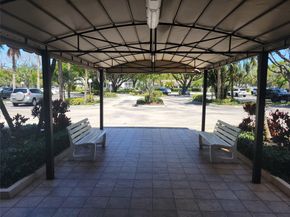 2671 S Course Dr 203, Pompano Beach FL 33069