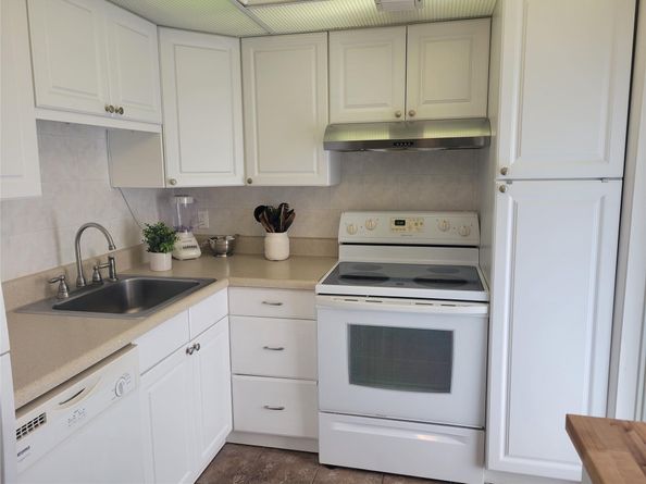 2671 S Course Dr 203, Pompano Beach FL 33069