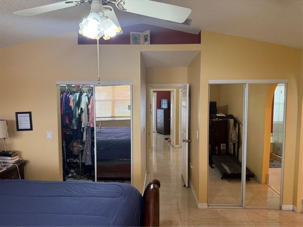 18865 NW 1st St, Pembroke Pines FL 33029