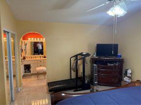 18865 NW 1st St, Pembroke Pines FL 33029