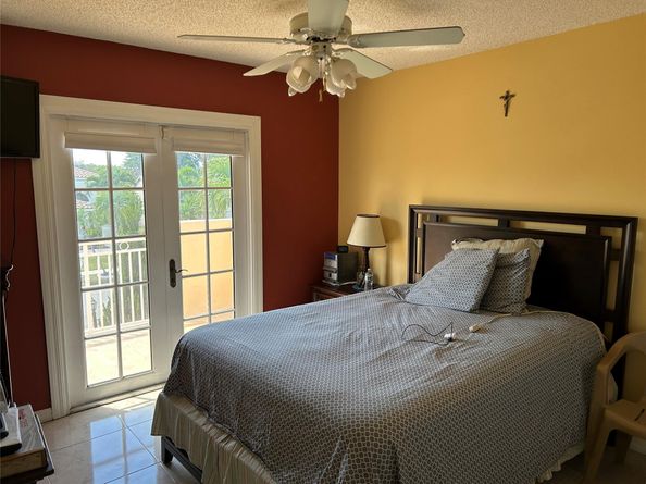 18865 NW 1st St, Pembroke Pines FL 33029