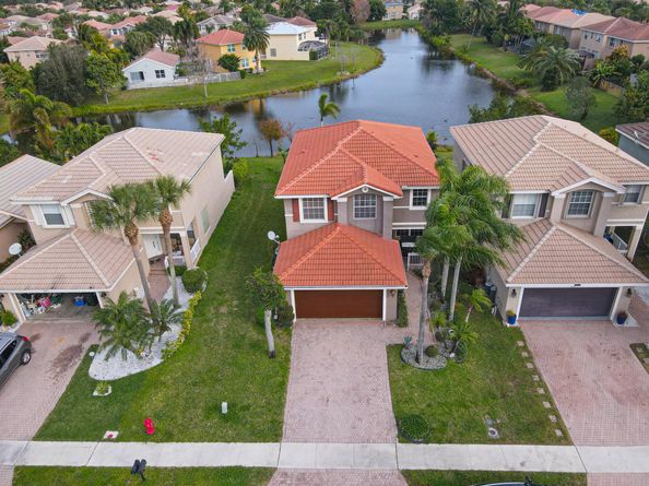 5482 Queenship Court, Greenacres FL 33463